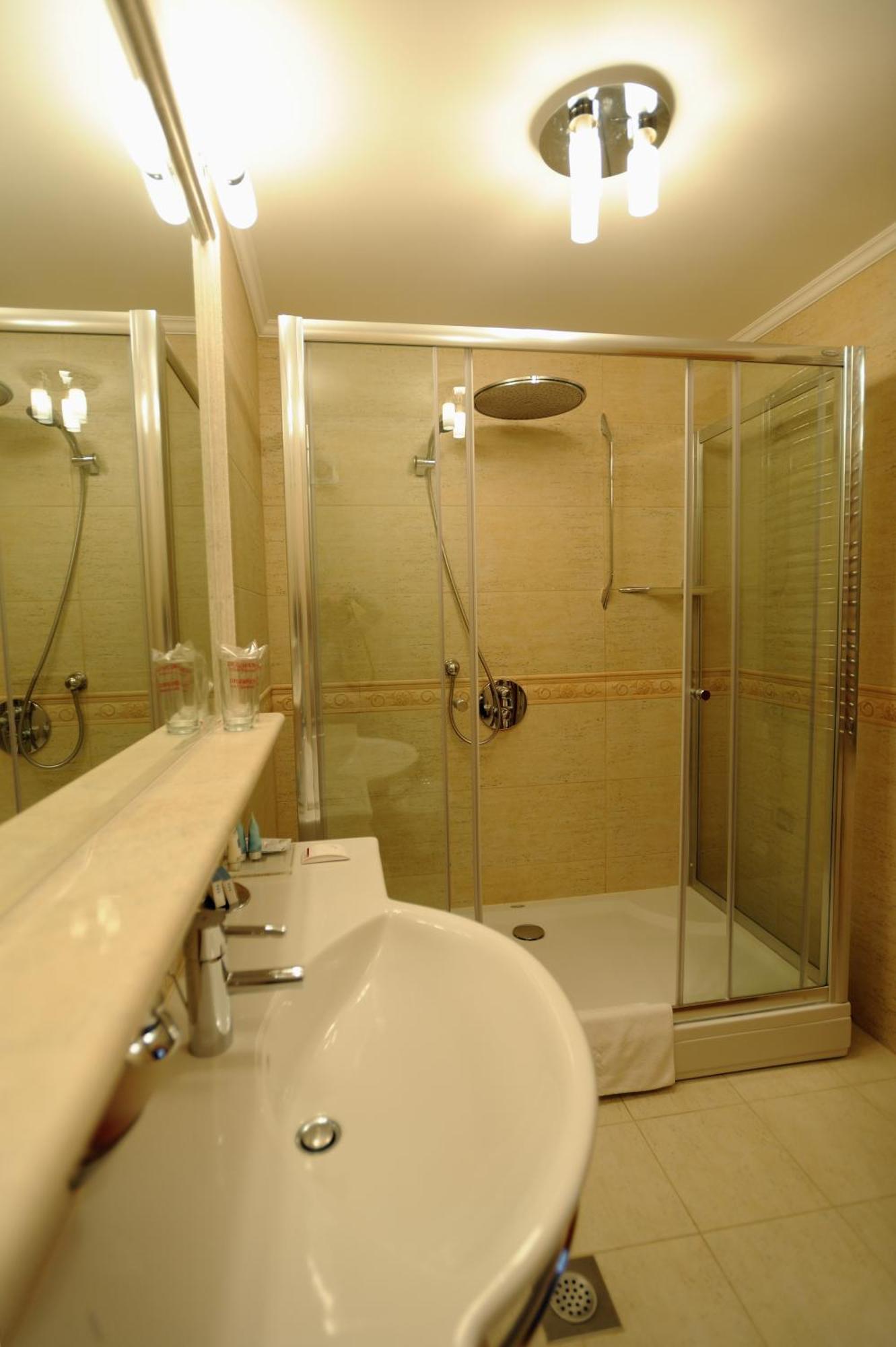Hotel Solitudo Uble Esterno foto